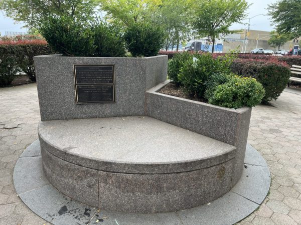 IN MEMORIAM SEPTEMBER 11, 2001 SQUARE