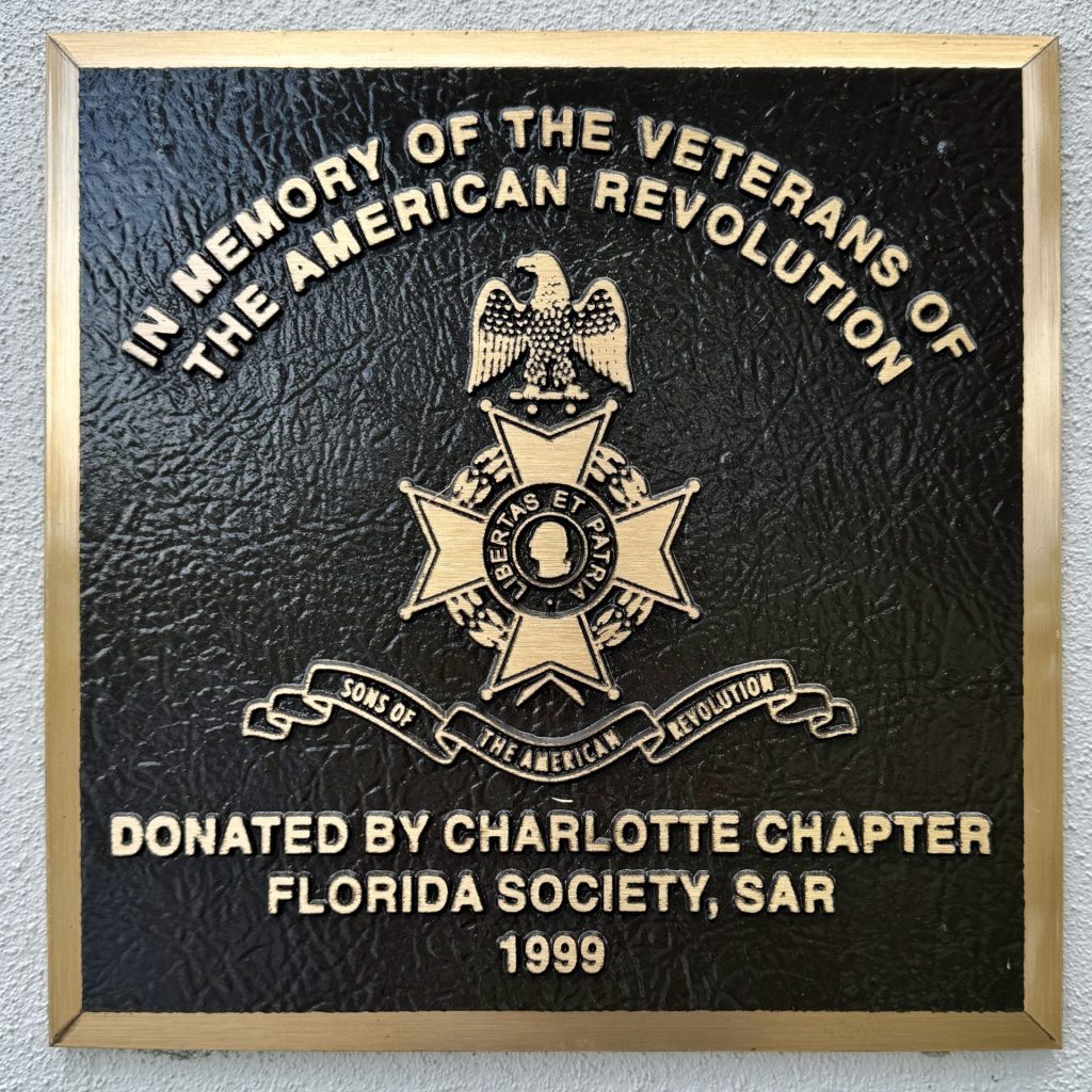 IN MEMORY OF THE VETERANS OF THE AMERICAN REVOLUTION MEMORIAL PLAQUE