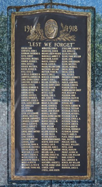 “LEST WE FORGET” THE GREAT WAR MEMORIAL PLAQUE C