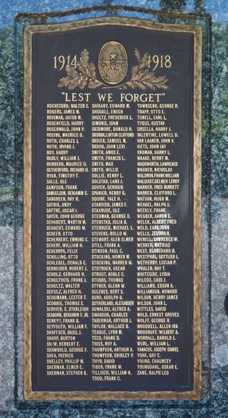 “LEST WE FORGET” THE GREAT WAR MEMORIAL PLAQUE D