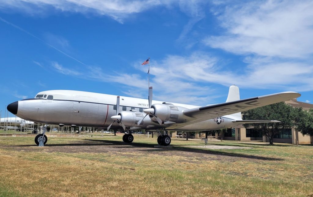 “LIFTMASTER” C-118A MEMORIAL AIRCRAFT