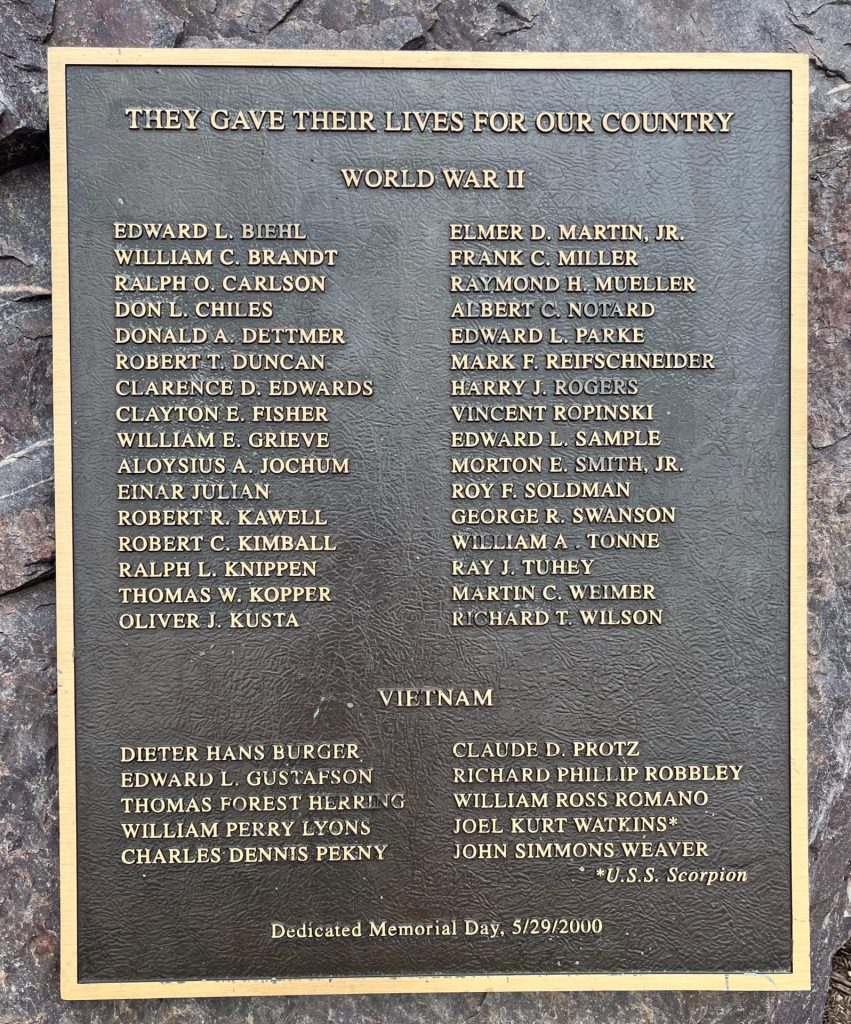 LOMBARD WAR VETERANS MEMORIAL PLAQUE B