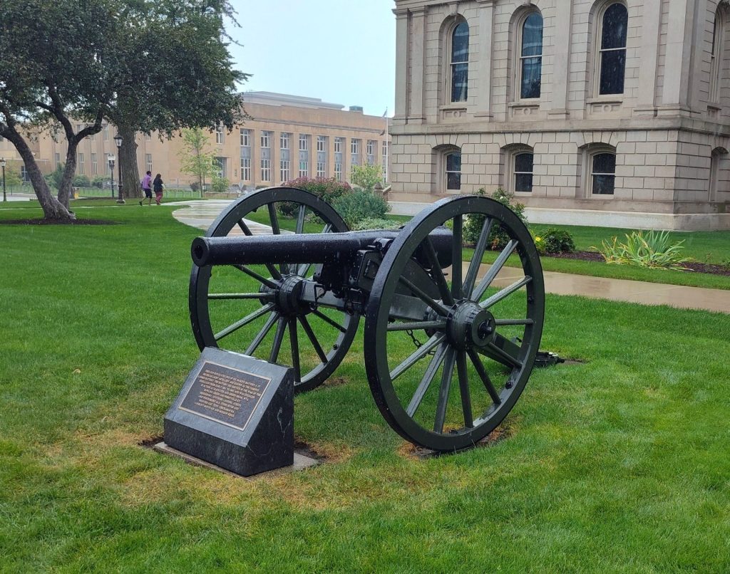 LOOMIS BATTERY REPLICATED GUN MEMORIAL