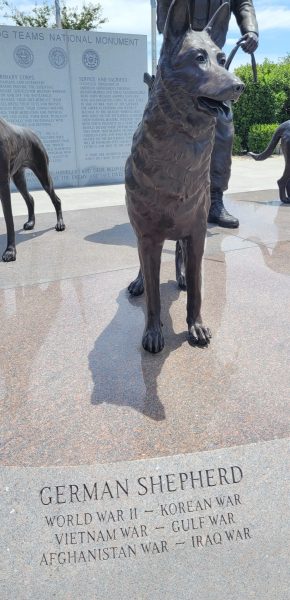 MILITARY WORKING DOG TEAMS NATIONAL MONUMENT STATUE A