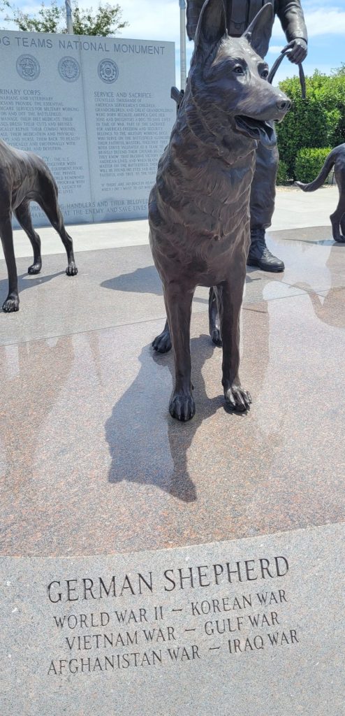 MILITARY WORKING DOG TEAMS NATIONAL MONUMENT STATUE A