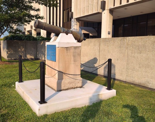 SIX POUNDER REPLICA WAR MEMORIAL