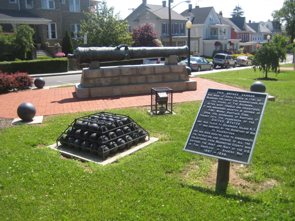 THIS BRONZE CANNON WAR MEMORIAL