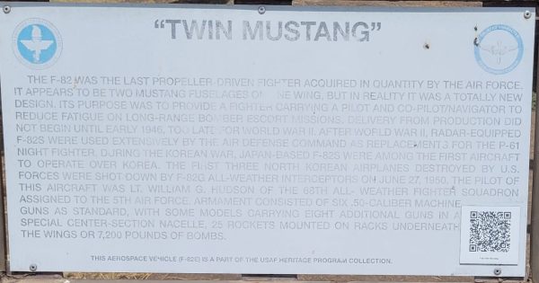 “TWIN MUSTANG” F-82E MEMORIAL AIRCRAFT PLAQUE