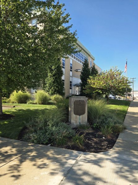 UNION ELECTRIC STEEL CORP WORLD WAR II HONOR ROLL MEMORIAL