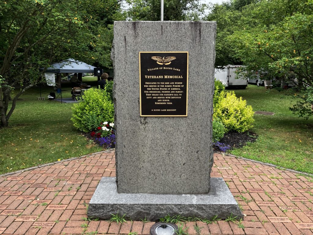 VILLAGE OF ROUND LAKE VETERANS MEMORIAL