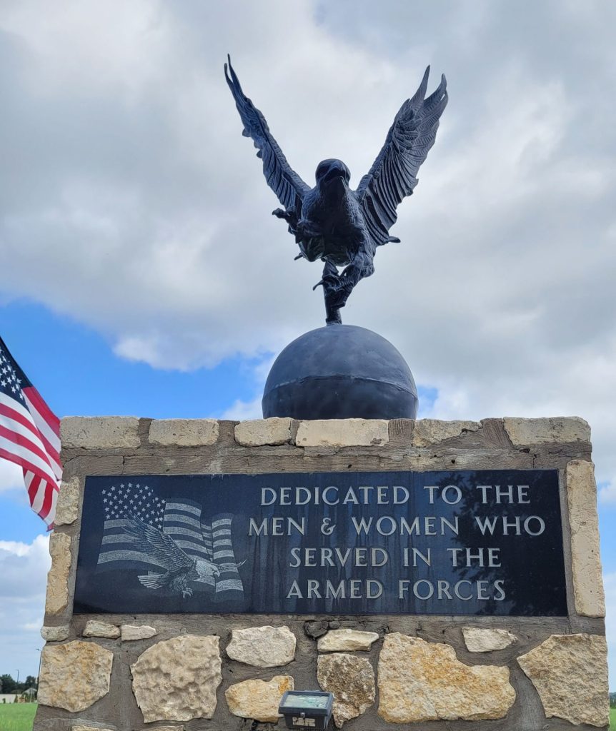 GRANBURY VETERANS MEMORIAL CLOSE-UP