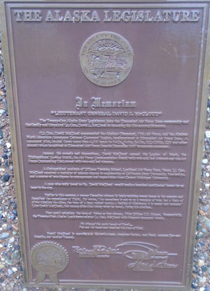 IN MEMORIAM LIEUTENANT GENERAL DAVID J. MCCLOUD MEMORIAL PLAQUE