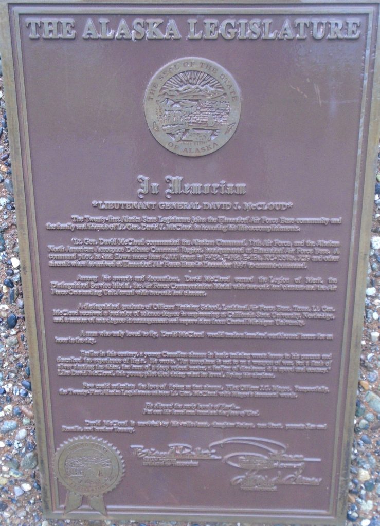 IN MEMORIAM LIEUTENANT GENERAL DAVID J. MCCLOUD MEMORIAL PLAQUE