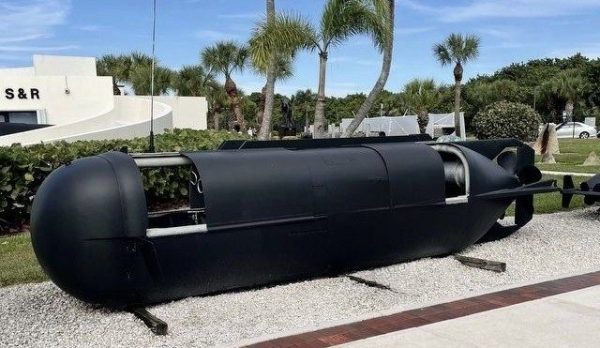 SWIMMER DELIVERY VEHICLE (SDV) MK 7 MEMORIAL