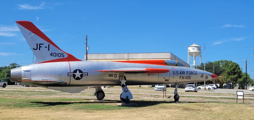 “THUNDERCHIEF” REPUBLIC JF-105B MEMORIAL AIRCRAFT