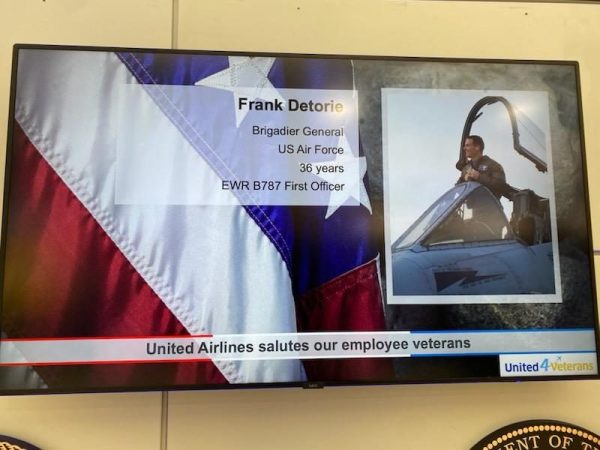 UNITED AIRLINES VETERANS HONOR WALL MEMORIAL PLAQUE B