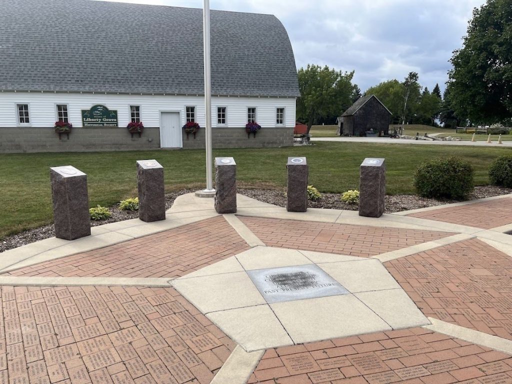 VETERANS MEMORIAL/CIRCLE OF HONOR/HERITAGE WALKWAY MEMORIAL