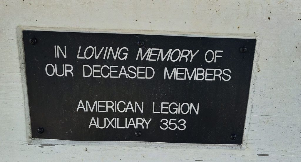 AMERICAN LEGION AUXILIARY 353 WAR MEMORIAL BENCH PLAQUE