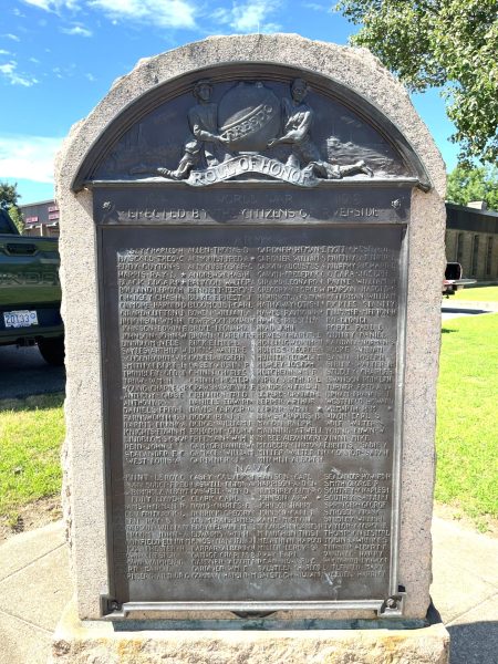 CITIZENS OF RIVERSIDE WORLD WAR MEMORIAL