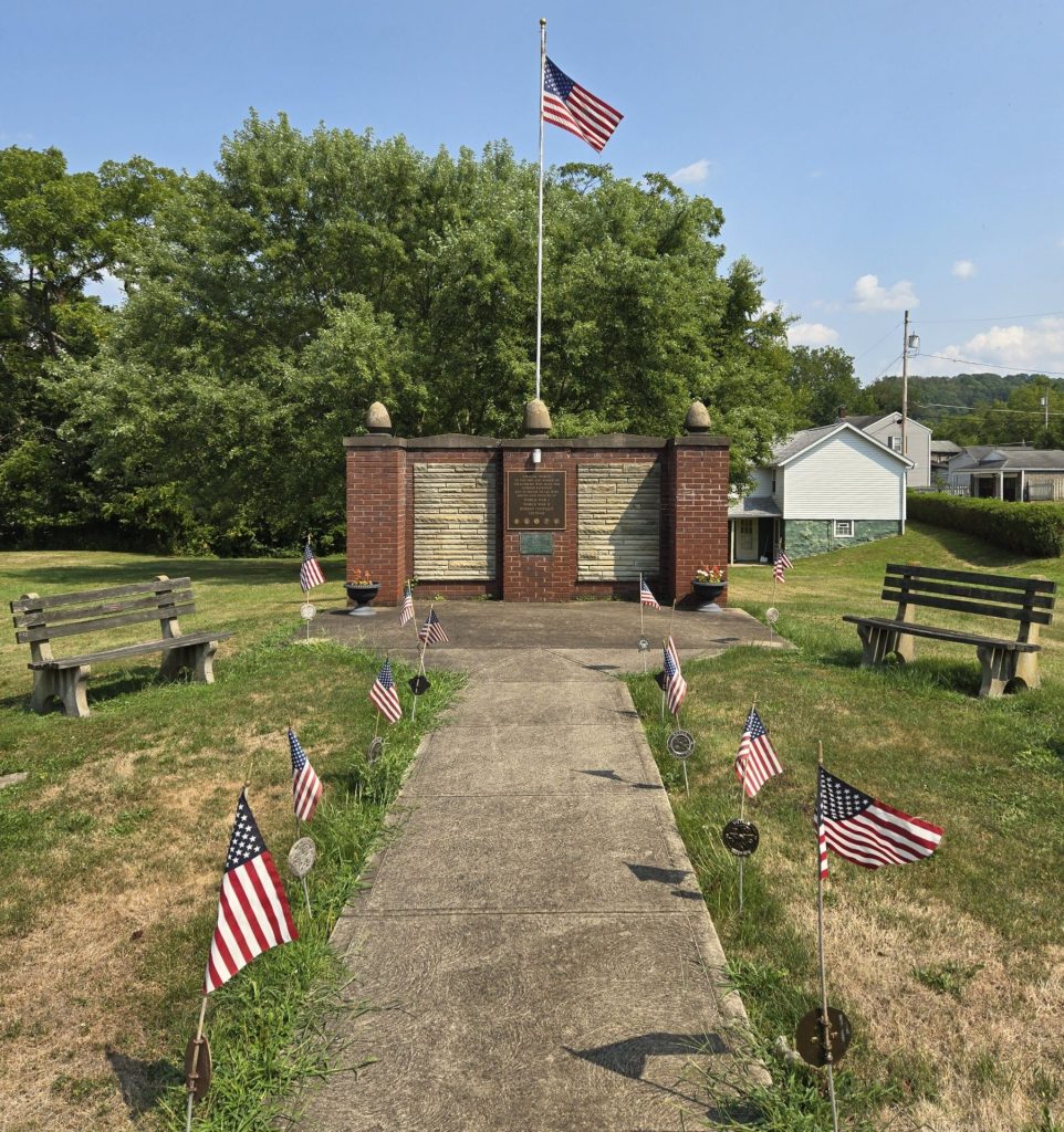 COLLINSBURG WAR VETERANS MEMORIAL
