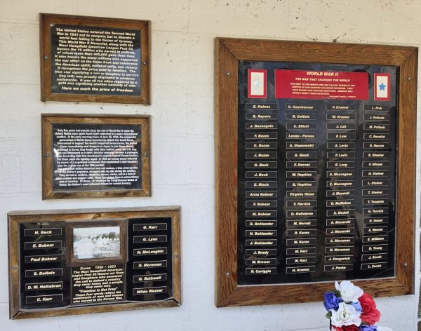 DARRAGH WORLD WAR II AND KOREAN WAR MEMORIAL PLAQUES