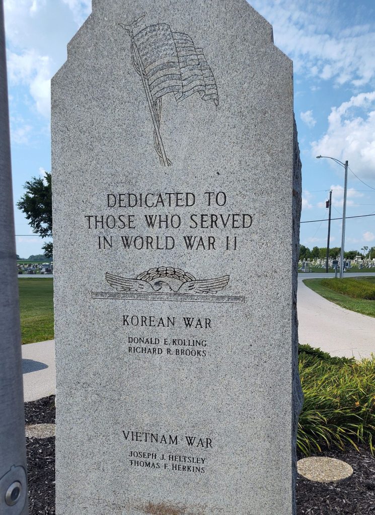DEDCIATED TO THOSE WHO SERVED IN WORLD WAR II MEMORIAL BACK