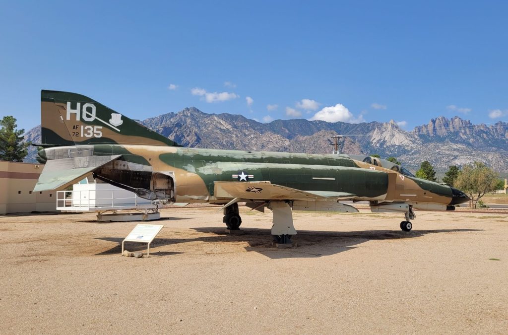 F-4 PHANTOM AIRCRAFT MEMORIAL WHTIE SANDS