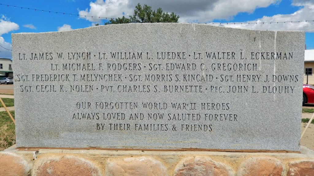 IN MEMORY OF THIS B-17F FLYING FORTRESS CREW MEMORIAL BACK