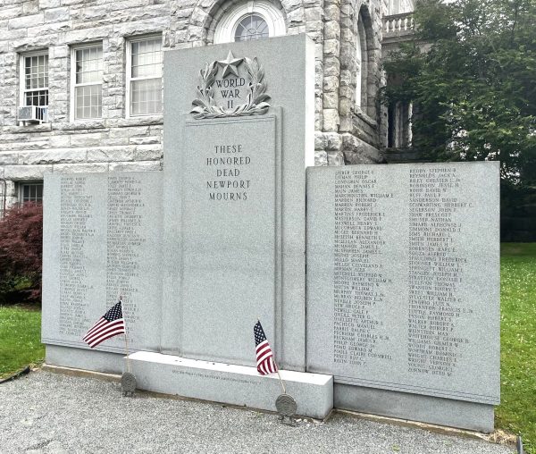 NEWPORT WORLD WAR II HONORED DEAD MEMORIAL