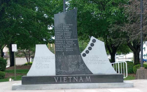 PERRY COUNTY ALL VETERANS AND VIETNAM VETERANS WAR MEMORIAL