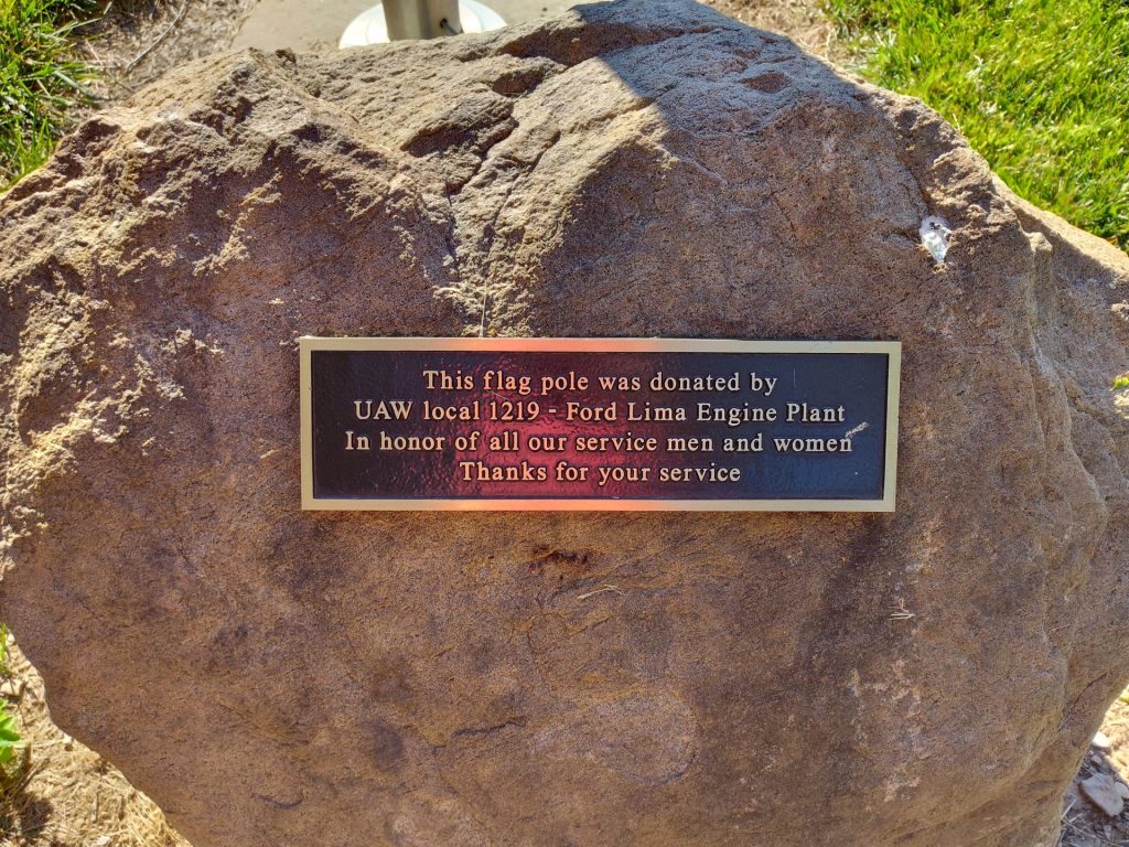 UAW LOCAL 1219 FORD LIMA ENGINE PLANT VETERANS MEMORIAL FLAGPOLE PLAQUE