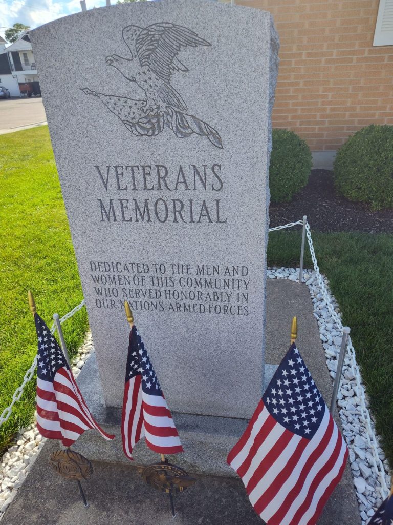 VERSAILLES, OH VETERANS MEMORIAL FRONT