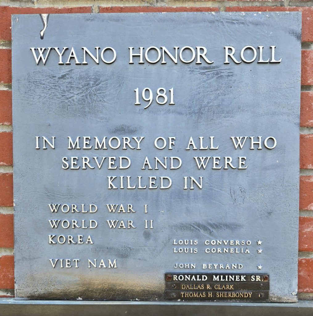 WYANO COMMUNITY HONOR ROLL WAR MEMORIAL PLAQUE B