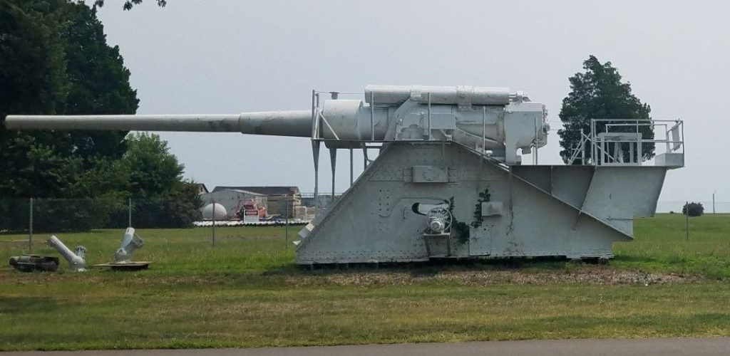HISTORIC GUNS WAR MEMORIAL