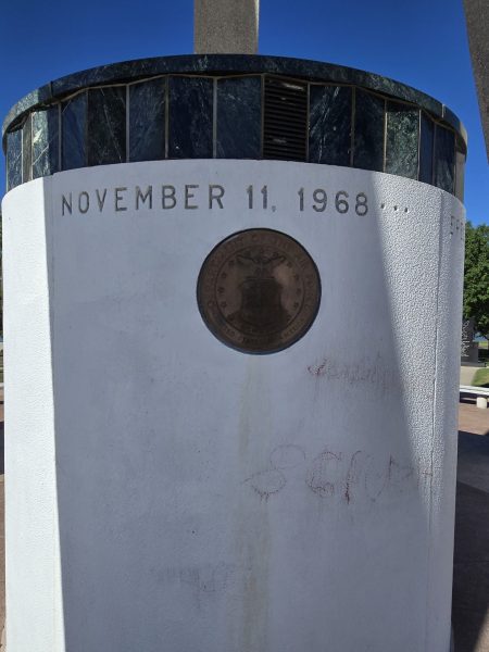 IN HONOR OF THOSE WHO GAVE THEIR LIVES WAR MEMORIAL CENTER STONE SIDE E