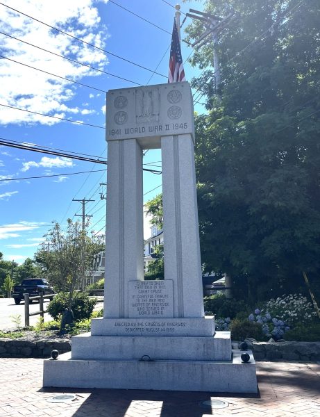 RIVERSIDE, RI WORLD WAR II MEMORIAL