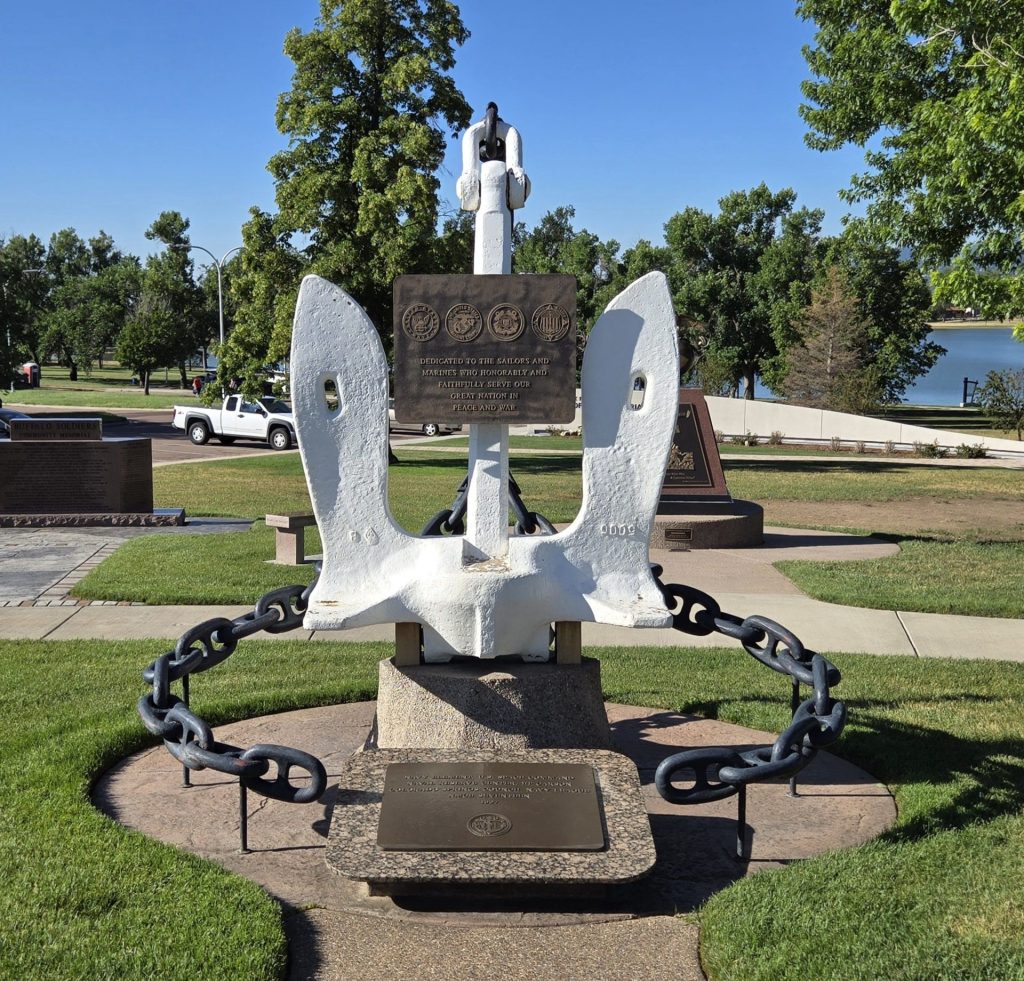 SAILORS AND MARINES WHO SERVED FAITHFULLY IN PEACE AND WAR MEMORIAL