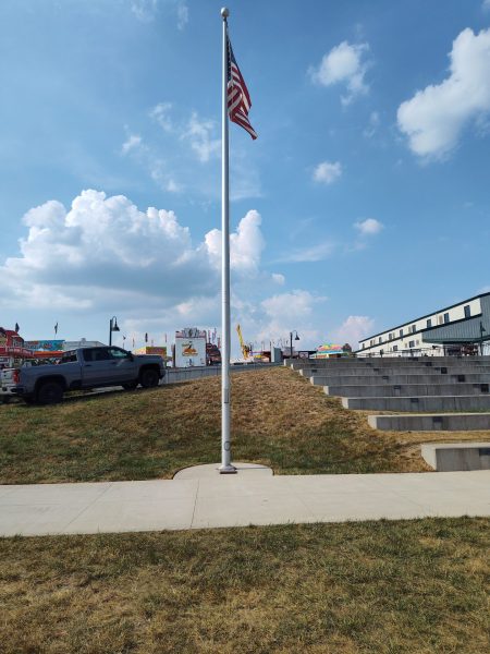 SOLDIERS MOUNUMENTAL ASSOCIATION VETERANS MEMORIAL FLAGPOLE