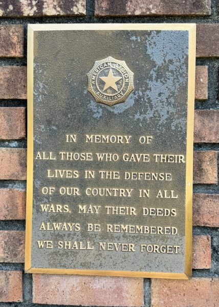 AMERICAN LEGION AUXILIARY WAR VETERANS MEMORIAL PLAQUE