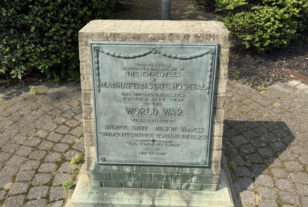 EMPLOYEES OF MANHATTAN STATE HOSPITAL WORLD WAR MEMORIAL