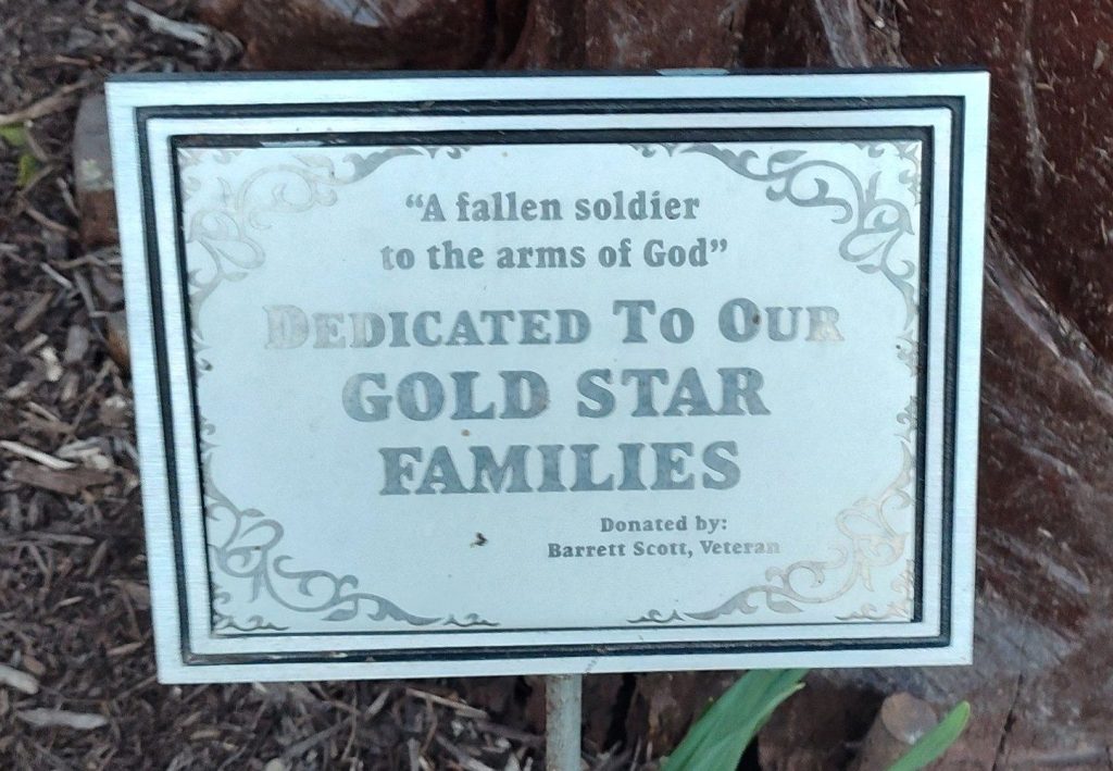 GOLD STAR FAMILIES WAR MEMORIAL SCULPTURE PLAQUE