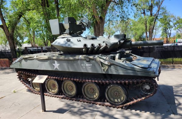 M551 ARMORED RECONNAISSANCE AIRBORNE ASSAULT VEHICLE MEMORIAL