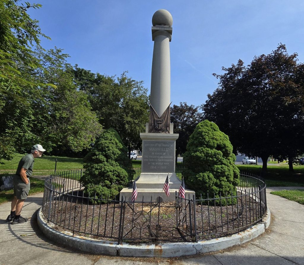 PEOPLE OF MANVILLE WORLD WAR MEMORIAL