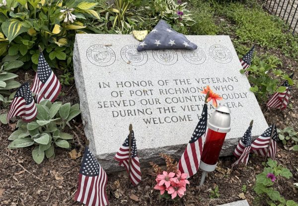 PORT RICHMOND VIETNAM ERA WAR MEMORIAL TABLET