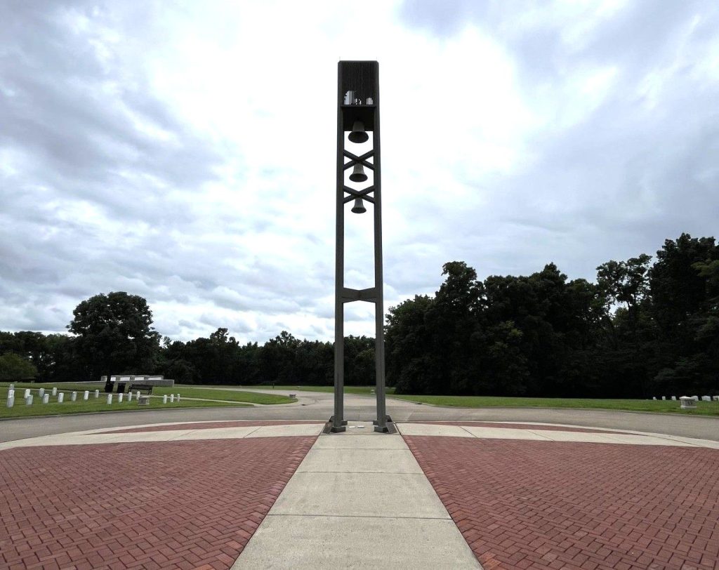 THIS CARILLON DEDICATED TO ALL IN THE ARMED FORCES MEMORIAL