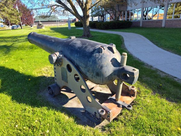 THIS GUN ADMIRAL FARRAGUT’S WAR MEMORIAL