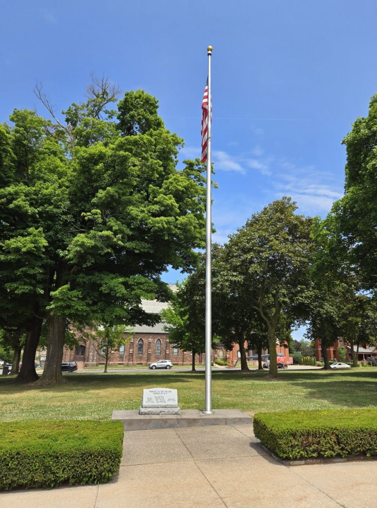 TRIBUTE TO THE FALLEN HEROES OF 9/11 MEMORIAL FLAGPOLE