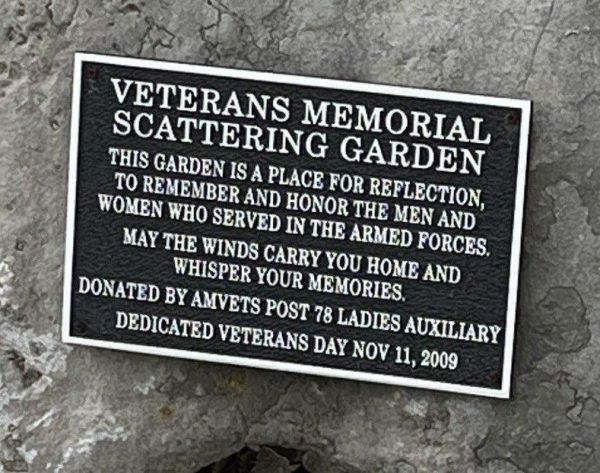 VETERANS MEMORIAL SCATTERING GARDEN PLAQUE