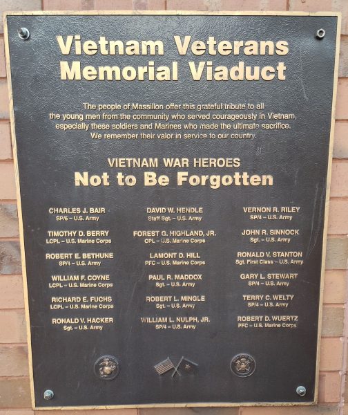 VIETNAM VETERANS MEMORIAL VIADUCT MEMORIAL PLAQUE