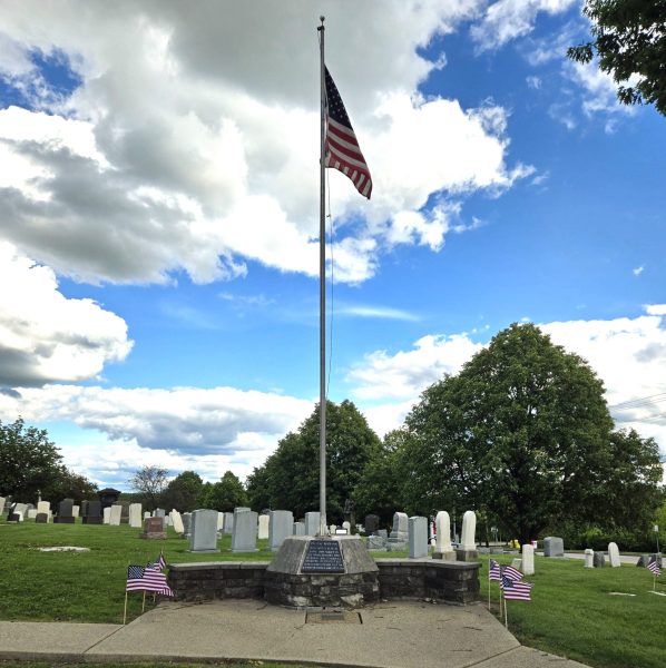 1776 FLAG PLAZA 1976 REVOLUTIONARY WAR MEMORIAL FLAGPOLE